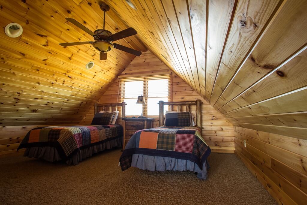 Sequoyah Landing Deluxe Lakefront Cabins
